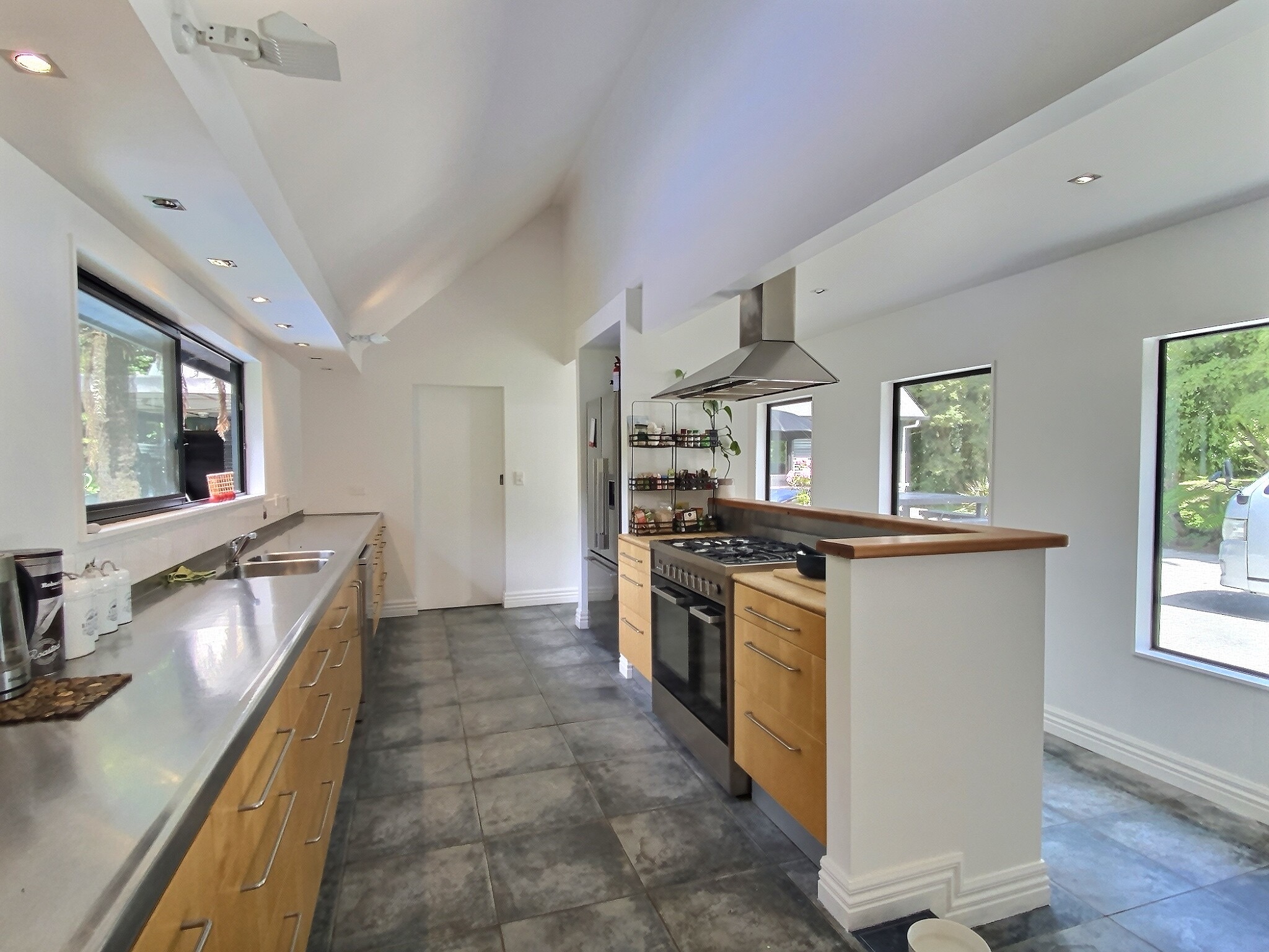 1946 Arnold Valley Road,Moana 